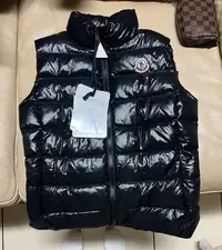 在飛比找Yahoo!奇摩拍賣優惠-Moncler 羽絨拉鍊背心0號