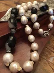 Natural Baroque Pearl Bracelet with Exotic Agate & Swarovski Crystal Accents