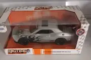 Jada 1:24 2015 Dodge Challenger SRT Hellcat Silver W/ Black Flames 33880 BTM