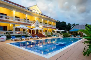 白馬里維埃拉度假飯店Riviera Hotel & Resort Kep