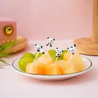 在飛比找ETMall東森購物網優惠-日式兒童卡通水果叉小熊貓卡通迷你水果叉動物造型便當裝飾簽8枚