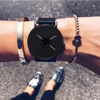 在飛比找蝦皮購物優惠-⌚ 韓國時尚女士歐美情侶簡約大錶盤石英鋼帶手錶 對錶 女錶 