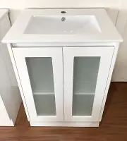 600mm GlASS DOOR CERAMIC BATHROOM VANITY NO HANDLE