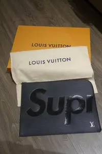 在飛比找Yahoo!奇摩拍賣優惠-LV Louis Vuitton x Supreme 限量P