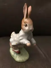 Royal Doulton Beswick Beatrix Potter PETER RABBIT (P1098) Figurine