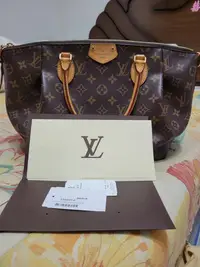 在飛比找Yahoo!奇摩拍賣優惠-lv m48814  水餃包 有購買證明 台灣專櫃正品