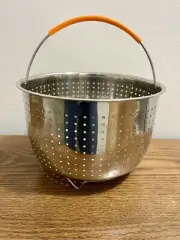 INSTAPOT STRAINER BASKET WITH FEET. NEW