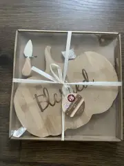 Blessed pumpkin shaped cheeseboard with knife wooden cheeseboard set new