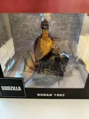 Rodan 1993 - Diamond Select Toys Godzilla- Gallery Deluxe 8-Inch Figurine