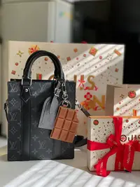 在飛比找Yahoo!奇摩拍賣優惠-新品3色現貨 M01478 Louis Vuitton 路易