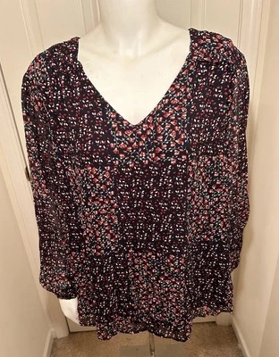 B Skies Are Blue Women’s Blouse XL NWT Flowy Top Red White Blue Patterned