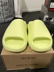 Adidas Yeezy Slide “Green Glow”