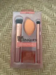 Real Techniques Ultimate Base Set with Face & Concealer Brush Miracle Sponge