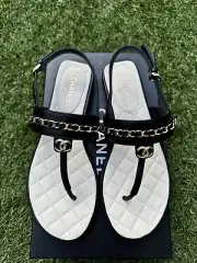 CHANEL CC LOGO BLACK OPEN TOE THONG CHAIN LEATHER FLAT SHOES SANDALS 37