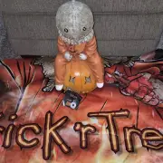 Trick 'r Treat Sam Light Up Ceramic Statue & Blanket Spirit Halloween Exclusives