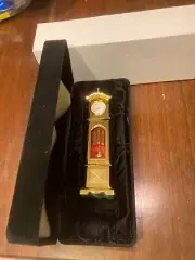 MAGNIFICENT DOLLHOUSE BATTERY OP. GOLD, BRASS GRANDFATHERS CLOCK #CK0051, NIB!!