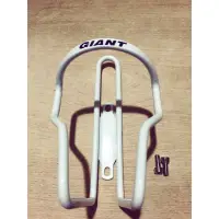 在飛比找蝦皮購物優惠-捷安特 GIANT 全新經典自行車鋁合金水壺架