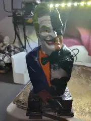 Bust Statue Of The Joker/Batman DC