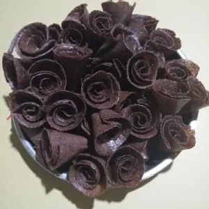玫瑰捲餅 - 巧克力(香濃的巧克力讓您彷彿置身在愛河的幸福感)