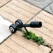 Adjustable Weeds Snatcher No Bending Down Weeding Remover Hook Weed Tool Garden.