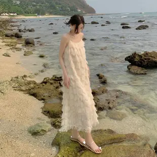 波西米亞白色吊帶洋裝女夏季寬鬆流蘇法式海邊度假沙灘仙氣長裙子