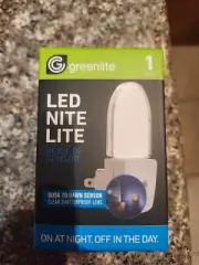 greenlite LED Night Light - Dawn to Dusk Sensor