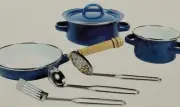 SCHYLLING JUNIOR CHEF ENAMEL COOKWARE FOR CHILDREN 5 + NEW IN BOX - 8 PIECE SET
