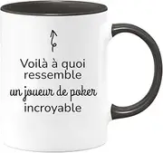 quotedazur - Voil Quoi Seems Un Joueur de Poker Incredible Mug - Poker Player Gift - Birthday Gift Idea - Idea For An Original Attention Poker Player - Black