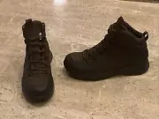 UGG Emmett Boot Mid SIZE 11