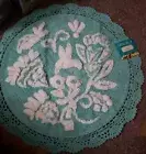 24" Round Pioneer Woman Round Mint/White Floral Crochet Edge Rug