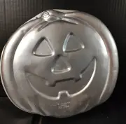 1995 Wilton Pumpkin Jack-O-Lantern Cake Pan #2105-3068
