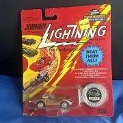 JOHNNY LIGHTNING THE CHALLENGERS CUSTOM MAKO SHARK Series Gold 6 1/64 SCALE