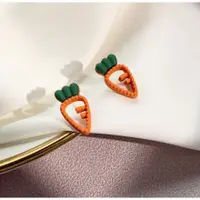 在飛比找蝦皮購物優惠-小紅蘿蔔耳環 ❣️猜禮物🎁 蘿蔔耳環 紅蘿蔔耳釘 食物耳環 