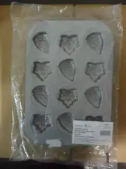 Pampered Chef Fall Harvest Mini Cake Pan, Maple Leaf, Pinecone, Makes 12, New!