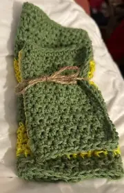 NEW HAND CROCHETED GREEN AND YELLOW 2 WASH CLOTHS AND 1 HAND TOWEL