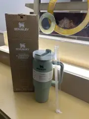 Stanley The Quencher 40 oz H2.0 FlowState Tumbler - Bay Leaf Green
