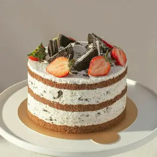 Oreo拿鐵草莓蛋糕 (6吋/8吋/10吋)