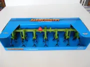 Vintage 1997 Ertl 1:16th Scale 6 Row Cultivator, #2005 Deutz Green, NIB
