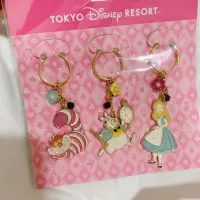 在飛比找蝦皮購物優惠-日本 迪士尼 愛麗絲夢遊仙境 愛麗絲 鑰匙圈 吊飾