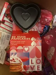 Ten Acre Gifts Be Mine Pancake Mix/Heart Skillet NEW