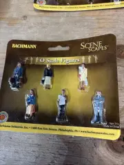 NEW BACHMANN SCENE SCAPES STANDING PLATFORM PASSEN #33160 O SCALE FIGURES 6 PCS