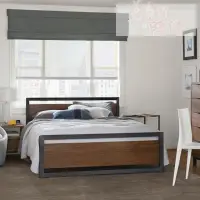 在飛比找momo購物網優惠-【優品傢俬】LOFT工業風實木飾板床架/歐式復古木飾鐵管床架