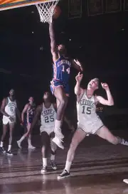 Cincinnati Royals Oscar Robertson Goes For A Layup 1964 Basketball Old Photo