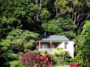 瀑布蒙維爾雨林小屋The Falls Montville Rainforest Cottages