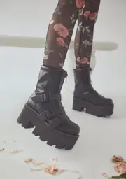 [Current Mood] Noir Detroit Platform Boots