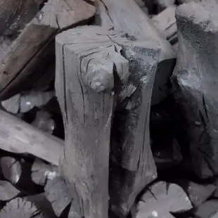 【就是愛海鮮】紅樹林木炭1.2kg 烤肉木炭 露營專用木炭(量大可配合批發/團購)