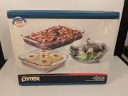 NIB Pyrex 4 Pc Set Oblong Baking Dish Square Cake Dish Pie Plate Casserole & Lid