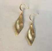 NEW HANDCRAFTED GOLD PLATED SUNDANCE CHARM EARRINGS
