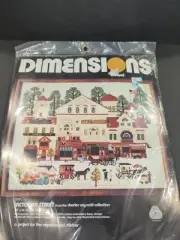 VTG 1980 DIMENSIONS Crewel Kit 1177 VICTORIAN STREET - Charles Wysocki NEW
