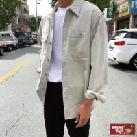 在飛比找momo購物網優惠-【AMERO】男裝 休閒長袖襯衫(高磅 素面 軍裝風格)